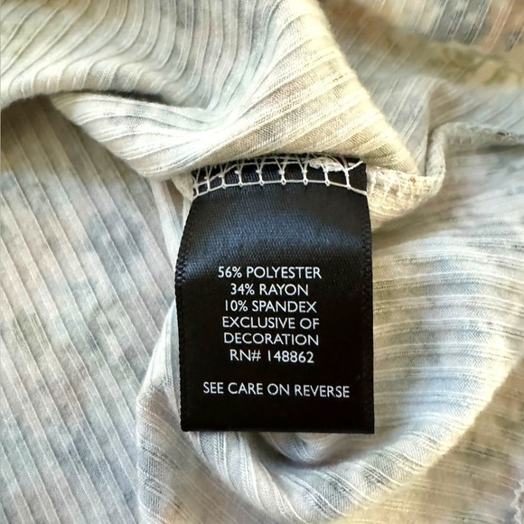 Torrid Sz. 0 (14) Super Soft Ribbed Knit‎ White Floral Crop Top EUC - Picture 4 of 8